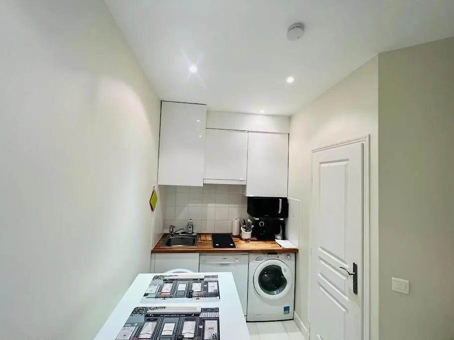 Apartment Suffren Studio Paris